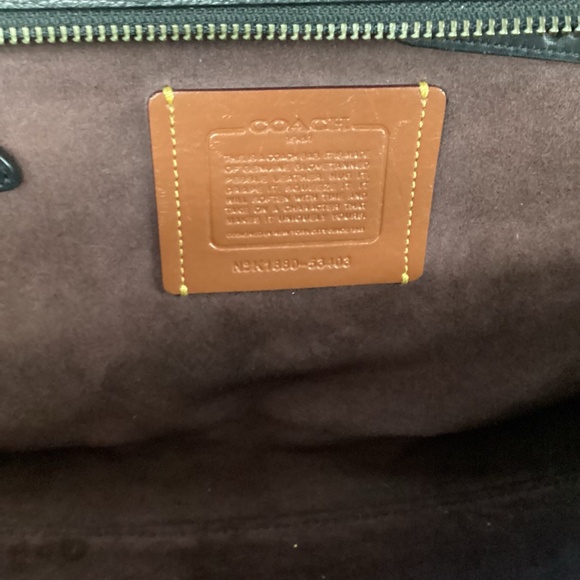 Elegant Black Leather Handbag - Picture 11 of 15